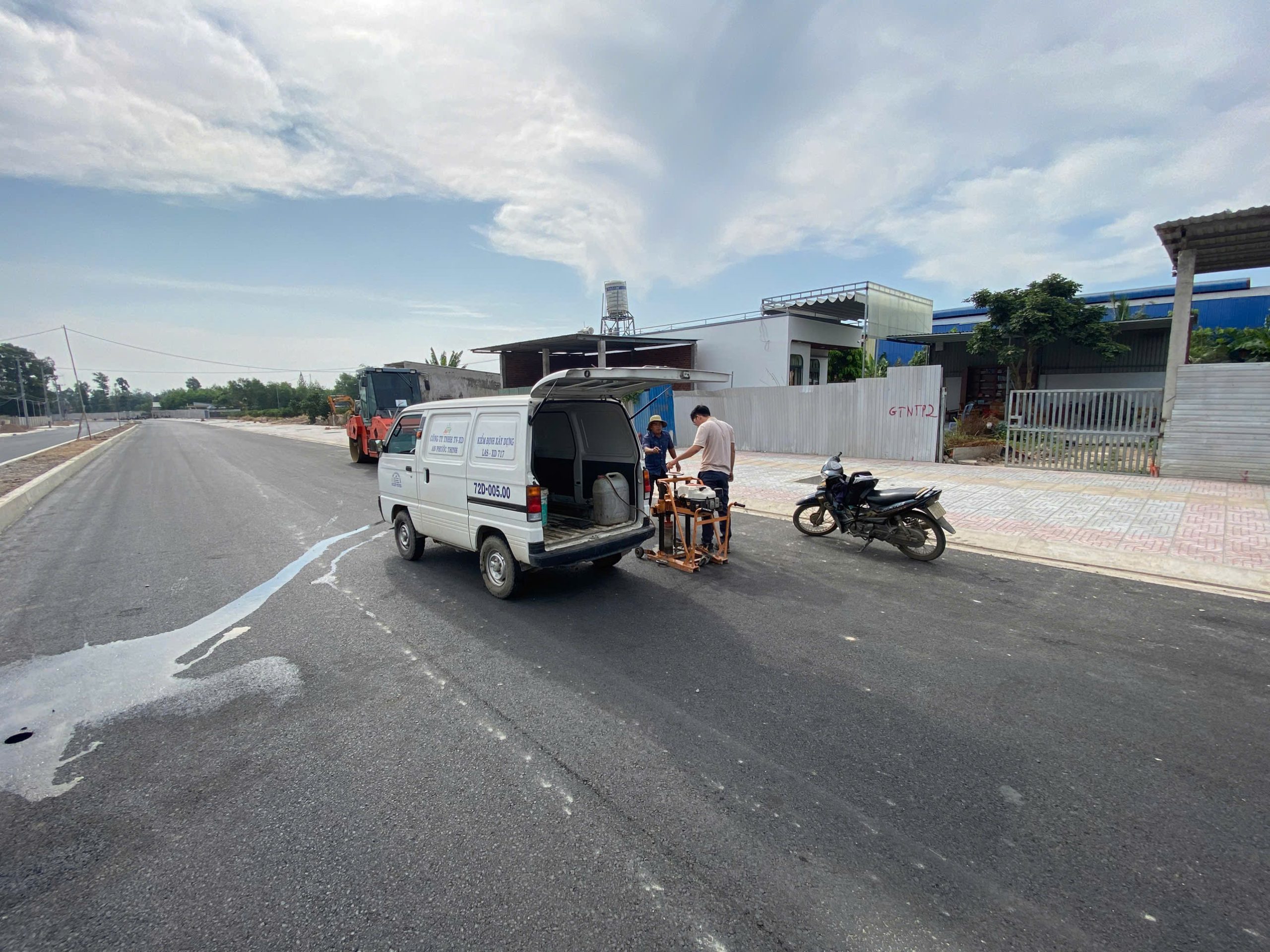 z6386168911384_7b93bac3142524406681675882e70166