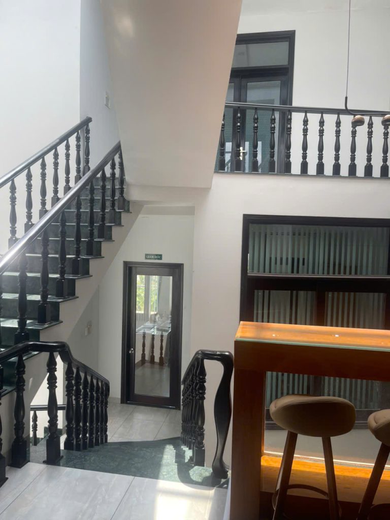 17576841709685221392